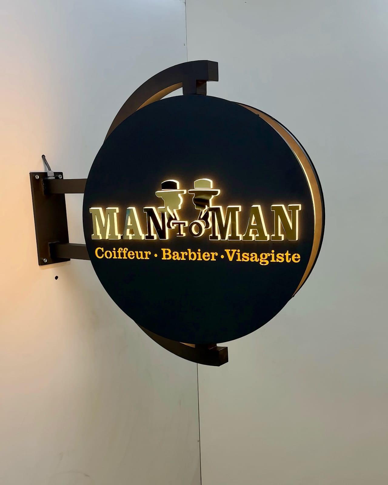 Luxury Golden Steel Rotating LED Sign – Round Flange Sign Board for Premium Shops