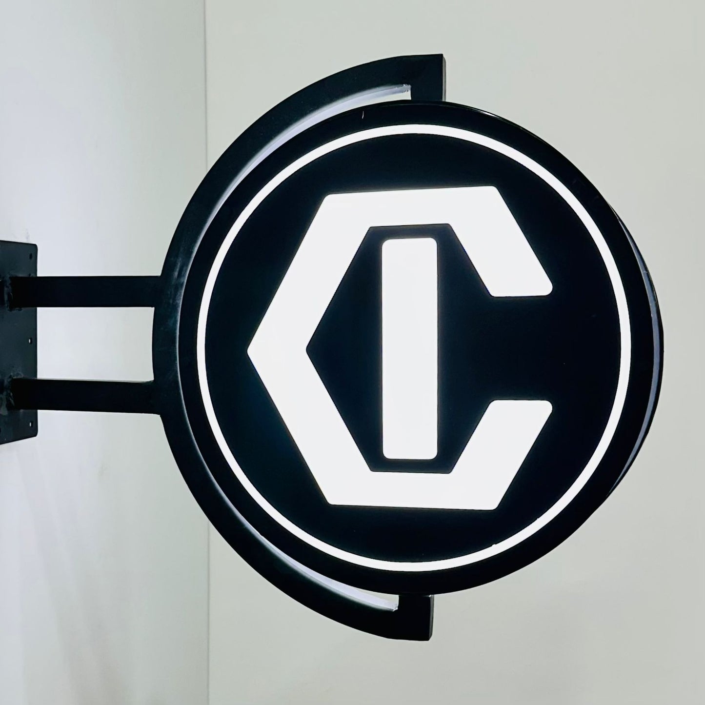 Rotating LED Acrylic Flange Sign Board – Custom Vinyl Cut Round Board for Shops in Pakistan.