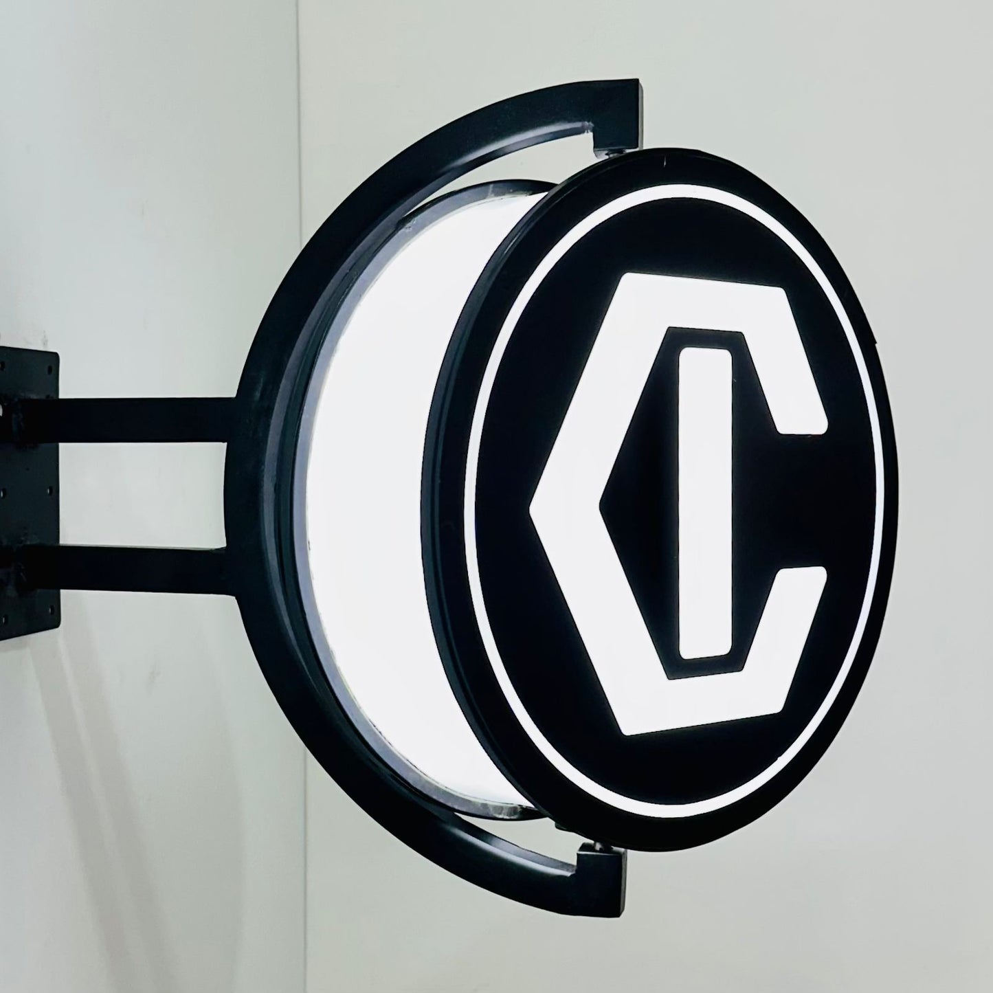 Rotating LED Acrylic Flange Sign Board – Custom Vinyl Cut Round Board for Shops in Pakistan.